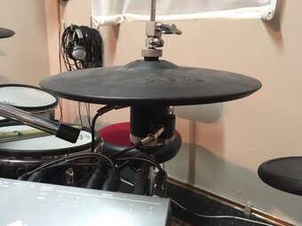 Bicí souprava Roland VDrum TD 10 TDW-1 s bohatým příslušenst - 3
