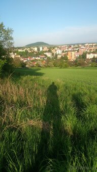 Prodej lukrativního pozemku vhodného pro výstavbu RD. - 3