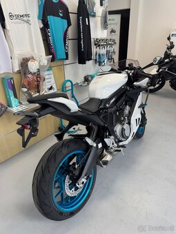 CFMOTO 675SR-R bílá 2025 - 3