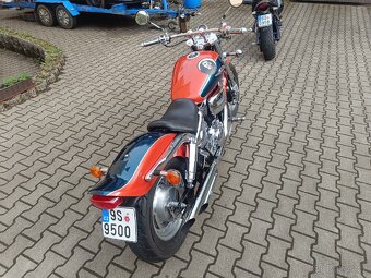 Suzuki vz 800 Marauder - 3