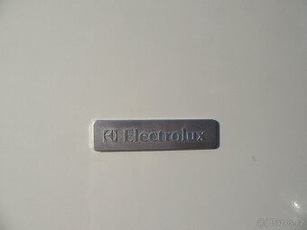 Nabízím lednici Elektrolux . Plně funkční Boxy kompletní. Ja - 3