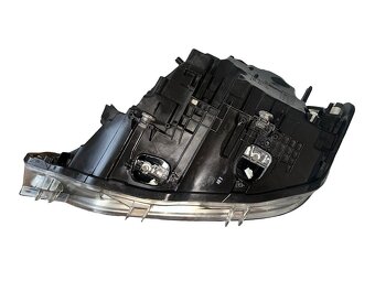 LED pravý xenon 63117419633 747130601 BMW 3 F31 touring 2016 - 3