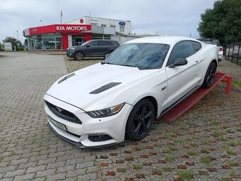 Ford Mustang 5.0 GT V8 - STK 07/2027 - 313 KW - 3