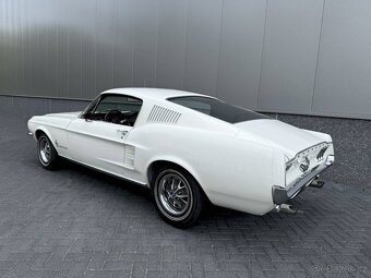 Ford Mustang - 3