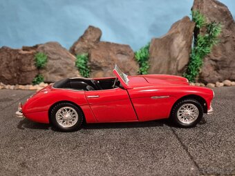 Prodám model 1:18 Austin Healey 1956 ERTL - 3