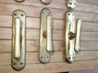 6 x stará mosazná klika, klička od okna - 3