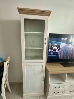 Jídelní a obývací nábytek - 3