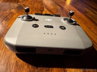 DJI RC ovladač originál, TOP stav, jede s Mini & Mavic - 3