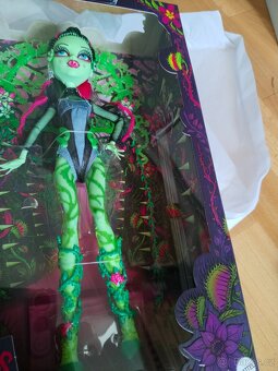 Monster high skullector Venus McFlytrap fang club - 3