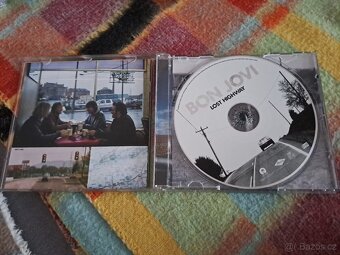 PRODAM CD  -- BON JOVI  - - 3