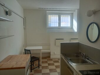 Suterenní garsonka - 3