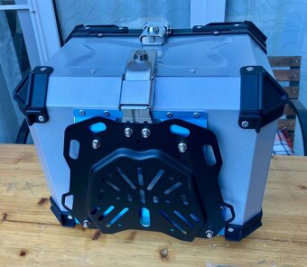 Zadní hliníkový kufr na moto 45 L - 3