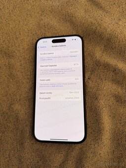Apple iPhone 15, 128GB černý - 3