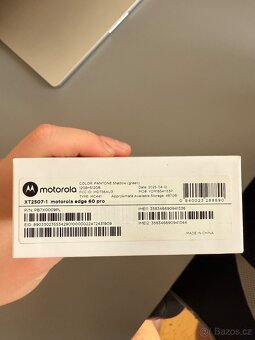 Prodám novou Motorolu Edge 60 Pro 512GB - 3