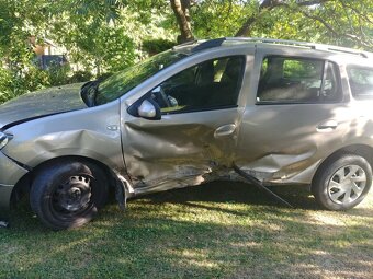 Dacia Logan na náhradní díly - 3