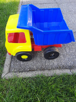 Nákladní auto - sklápěčka - 3