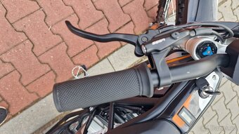 Dětská elektrická motorka MRM eDIRT 2000W 60V kola 14/12 Bat - 3