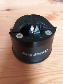 BROUSEK NA NOŽE ANY SHARP - 3