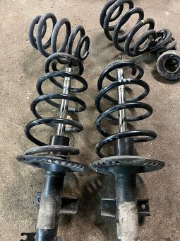 VW T5 podvozek tlumiče pružiny - 3