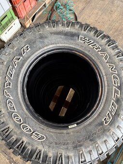 Goodyear 31x10.50 R15LT - jeep - 3