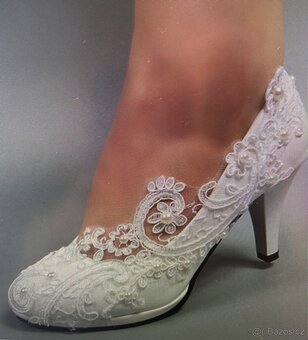 Svatební šaty - jen osobní odběr (i Praha 5) - 3