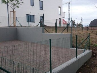 Montáž plotů,montáž 2D a 3D panelů,montáž brány a branky - 3