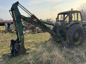 Traktorbagr Bělorus - 3