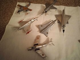 sbírka plastových modelů letadel - 3