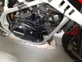 Honda VF500F - 3