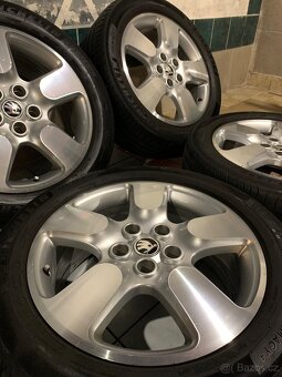 Alu kola Škoda R17 5X112 LETNÍ PNEU 225/50 R17 MICHELIN - 3