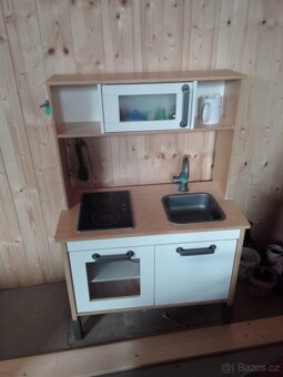 Prodám dětskou kuchyňku IKEA, běžné známky používání. Spor - 3