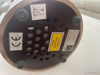 Prodám kvalitní elektrický mlýnek na obilí - 3