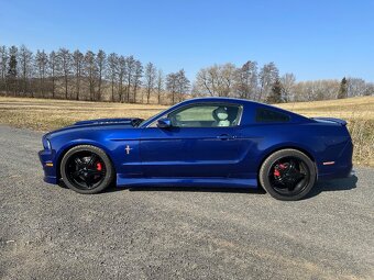 Prodám Ford Mustang 3,7 - 3