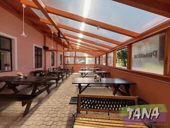 Prodej domu s restaurací a dvěma byty v Meziměstí - 3