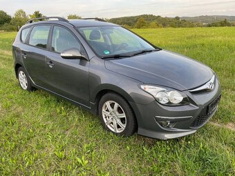 Hyundai i30 1.4i 80Kw rok 2011 najeto 149 000Km - 3
