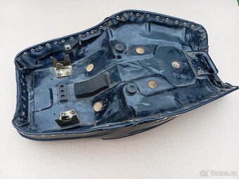 Honda CM 400 T, sólo sedlo, padací rám. - 3