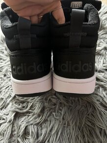 Adidas 44,5 kožené kotníkové černé s kožíškem - 3