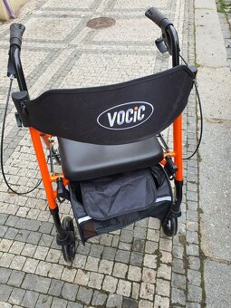 oranžové chodítko, skládací, uveze 150kg, ZÁNOVNÍ - 3