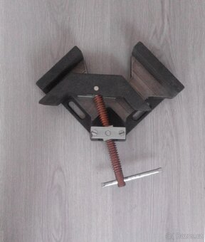 Pravoúhlá svařovací litinová dvouosá svěrka / svěrák - 3