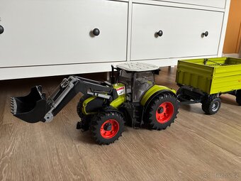 Traktor Bruder s vlečkou - 3
