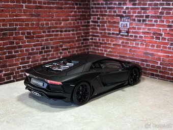 1:18 Lamborghini Aventador - 3