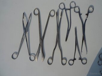 Staré cirurgické nástroje . - 3