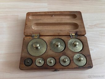 Stará váha i se závažími - 3