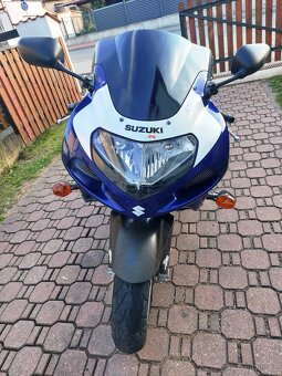 Suzuki GSXR 750 - 04/2002 - 3