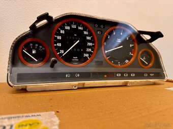 BMW e30 kroužky do budíku - 3