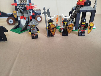 Lego 6096 Bull's Attack - 3