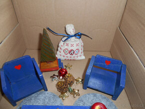 NÁBYTEK PRO PANENKY + STROMEČEK - RETRO VÁNOČNÍ SET 1 - 3