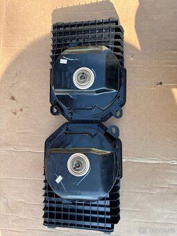 BMW E90 subwoofery pod sedačky L+P originál - 3
