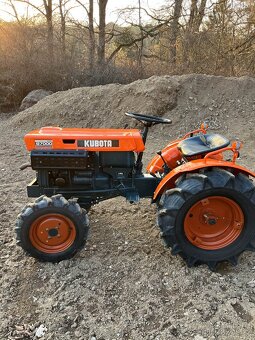Malotraktor 4x4 Kubota B7000 - 3