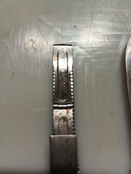 Starý nůž,hodinky a pero - 3